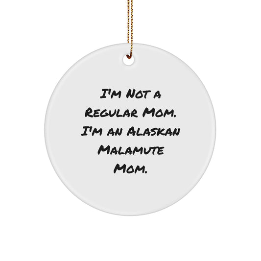 Alaskan Malamute Dog Mom Christmas Circle Ornament Gifts from Friends for Family - Image 1